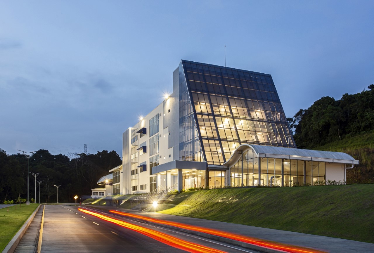 Edificio Central UTP — Blackhole HPC